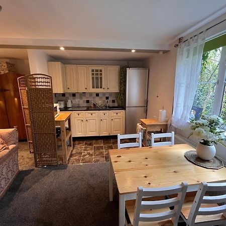 The Annexe - 10 Howards Croft Mile End المظهر الخارجي الصورة